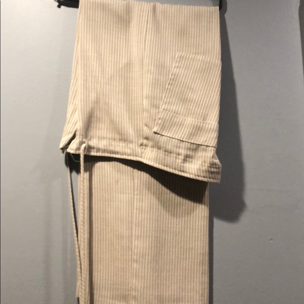 Linin tan and white pants